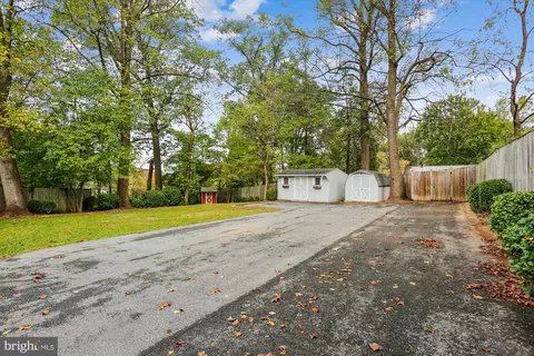 Exterior - 11515 Lund Pl, Silver Spring, MD 20902 photo 7 of 13