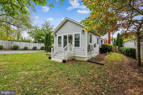Exterior - 11515 Lund Pl, Silver Spring, MD 20902 photo 9 of 13