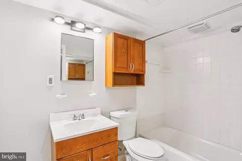 Bath - 11515 Lund Pl, Silver Spring, MD 20902 photo 2 of 2