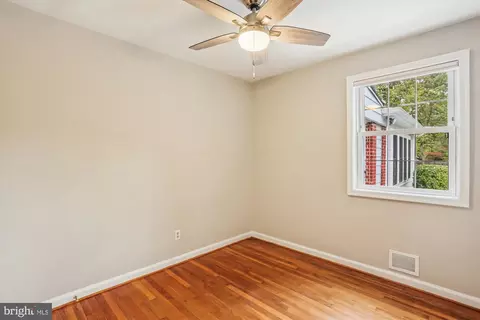 Bedroom - 11515 Lund Pl, Silver Spring, MD 20902 photo 5 of 10