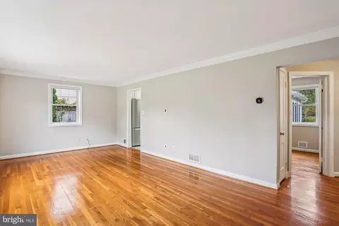 Living - 11515 Lund Pl, Silver Spring, MD 20902 photo 4 of 10