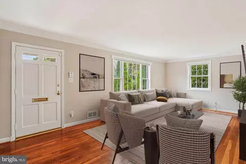 Living - 11515 Lund Pl, Silver Spring, MD 20902 photo 1 of 10