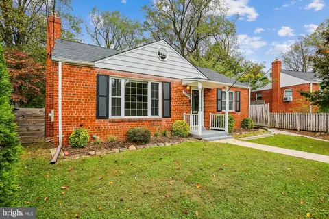 Exterior - 11515 Lund Pl, Silver Spring, MD 20902 photo 2 of 13