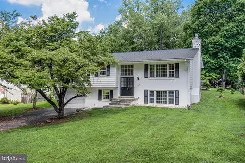 11733 Ambleside Dr, Potomac, MD 20854