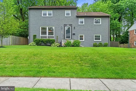 6502 Greyswood Rd, Bethesda, MD 20817