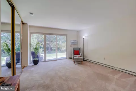 Living - 3314 Chiswick Ct #62-1G, Silver Spring, MD 20906 photo 2 of 2