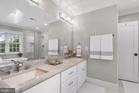 Bath - 3 Jaystone Ct, Silver Spring, MD 20905 photo 4 of 7