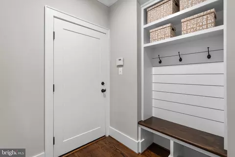 Entry Way - 3 Jaystone Ct, Silver Spring, MD 20905 photo 4 of 8