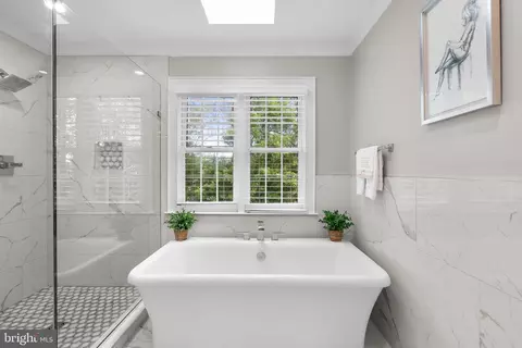 Bath - 3 Jaystone Ct, Silver Spring, MD 20905 photo 1 of 7