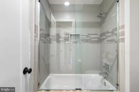 Bath - 3 Jaystone Ct, Silver Spring, MD 20905 photo 5 of 7