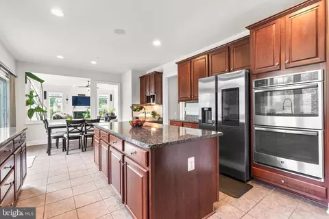 18709 Ashbourne Pl, Olney, MD 20832 photo 5