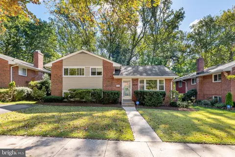 2702 Loma St, Silver Spring, MD 20902