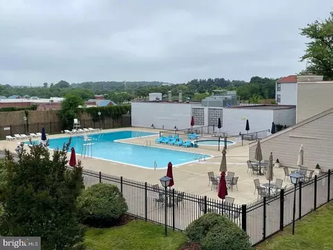 102 Duvall Ln #5-201, Gaithersburg, MD 20877