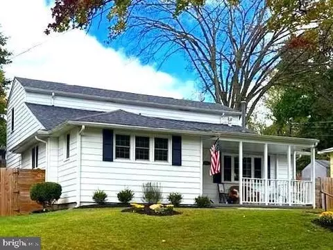 3923 Halsey St, Kensington, MD 20895