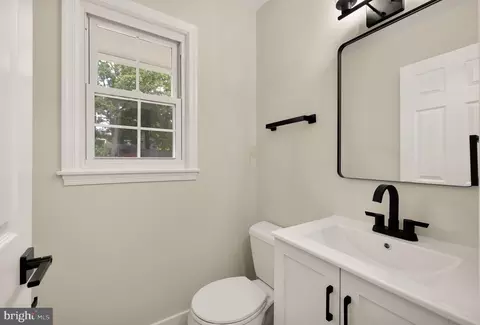 Bath - 3173 Castleleigh Rd, Silver Spring, MD 20904 photo 1 of 5