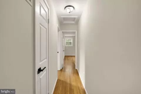 Entry Way - 3173 Castleleigh Rd, Silver Spring, MD 20904 photo 4 of 6