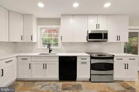 Kitchen - 3173 Castleleigh Rd, Silver Spring, MD 20904 photo 4 of 4