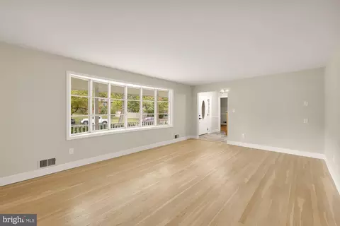 Living - 3173 Castleleigh Rd, Silver Spring, MD 20904 photo 3 of 5