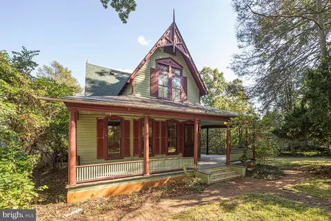 111 Grove Ave, Washington Grove, MD 20880
