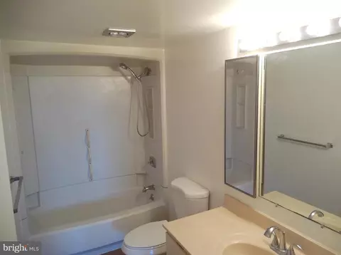 15101 Interlachen Dr #1-823, Silver Spring, MD 20906 photo 14