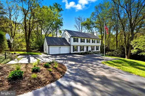 7918 Bradley Blvd, Bethesda, MD 20817