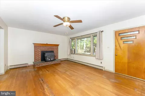 16212 Old Orchard Rd, Silver Spring, MD 20905 photo 18