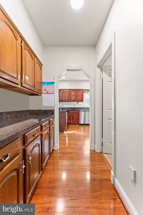 409 Carona Pl, Silver Spring, MD 20905 photo 10