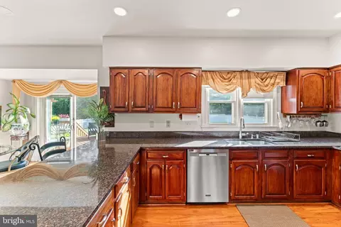 409 Carona Pl, Silver Spring, MD 20905 photo 13