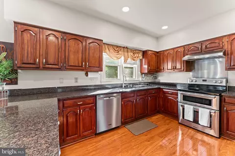 409 Carona Pl, Silver Spring, MD 20905 photo 11