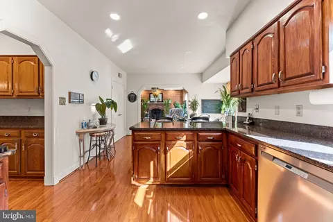 409 Carona Pl, Silver Spring, MD 20905 photo 16