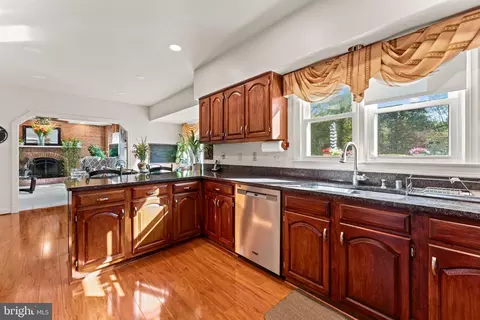 409 Carona Pl, Silver Spring, MD 20905 photo 15