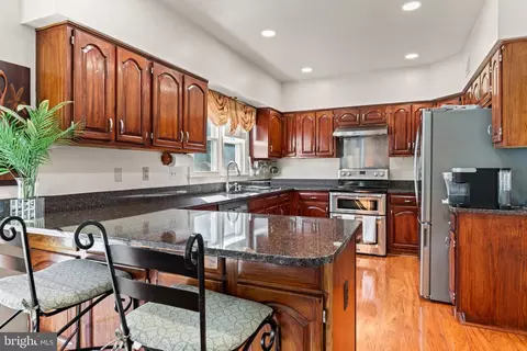 409 Carona Pl, Silver Spring, MD 20905 photo 14