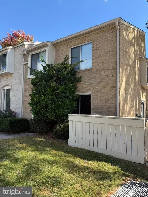 10289 Ridgeline Dr, Gaithersburg, MD 20886