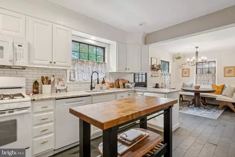 Kitchen - 509 Whitingham Dr, Silver Spring, MD 20904 photo 2 of 3