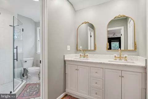 Bath - 509 Whitingham Dr, Silver Spring, MD 20904 photo 2 of 4