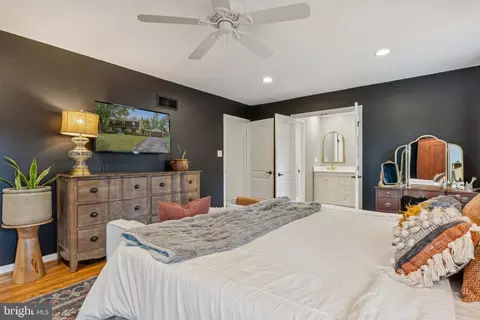 Bedroom - 509 Whitingham Dr, Silver Spring, MD 20904 photo 3 of 5