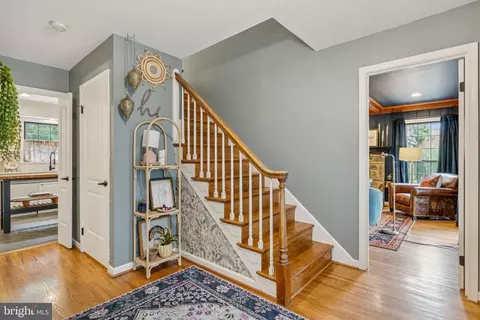 Entry Way - 509 Whitingham Dr, Silver Spring, MD 20904 photo 2 of 3