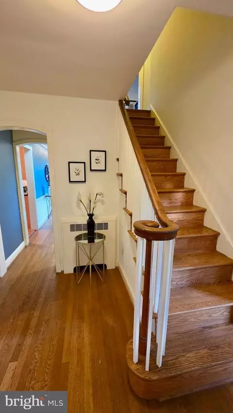 Entry Way - 10309 Ridgemoor Dr, Silver Spring, MD 20901 photo 10 of 18