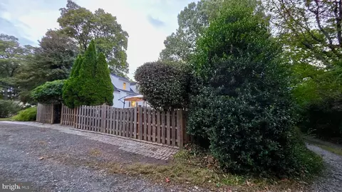 Exterior - 10309 Ridgemoor Dr, Silver Spring, MD 20901 photo 10 of 53