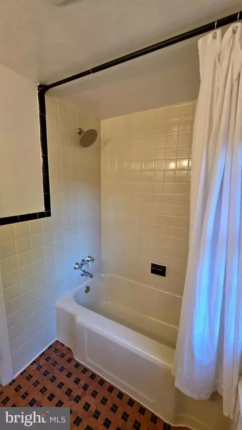 Bath - 10309 Ridgemoor Dr, Silver Spring, MD 20901 photo 7 of 9