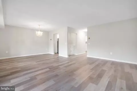 Living - 15121 Glade Dr #13-2F, Silver Spring, MD 20906 photo 4 of 6