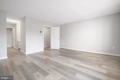 Living - 15121 Glade Dr #13-2F, Silver Spring, MD 20906 photo 3 of 6