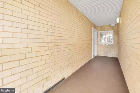 Entry Way - 15121 Glade Dr #13-2F, Silver Spring, MD 20906 photo 4 of 4