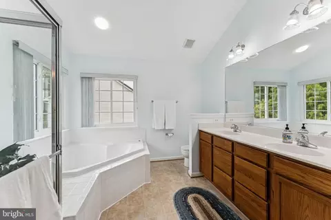 Bath - 18423 Thundercloud Rd, Boyds, MD 20841 photo 1 of 3