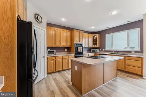 Kitchen - 18423 Thundercloud Rd, Boyds, MD 20841 photo 3 of 7