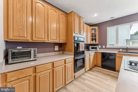 Kitchen - 18423 Thundercloud Rd, Boyds, MD 20841 photo 7 of 7