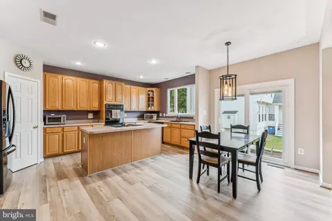 Kitchen - 18423 Thundercloud Rd, Boyds, MD 20841 photo 1 of 7
