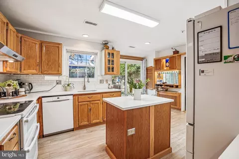 Kitchen - 30 Spring St, Gaithersburg, MD 20877 photo 2 of 4