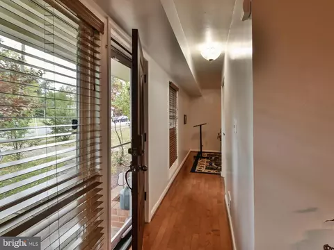 907 N Belgrade Rd, Silver Spring, MD 20902 photo 3