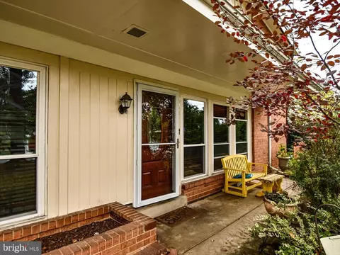 907 N Belgrade Rd, Silver Spring, MD 20902 photo 2